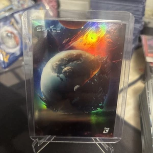 2025 Cardsmiths Space Galactic: #DS6 - "A World Divided" - Deep Space Refractor - Bild 1 von 2