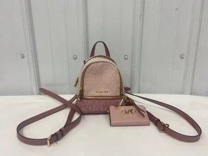 Portafoglio zaino Michael Kors Rhea MK logo rosa multi mini zip convertibile Xbody - Foto 1 di 14