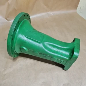Original John Deere Gehäuse Trompete RH - LVU27620 - Top Zustand - Bild 1 von 2