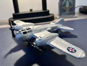 B-17 Bomber Die Cast Metal Toy Airplane. Vintage - Picture 1 of 17