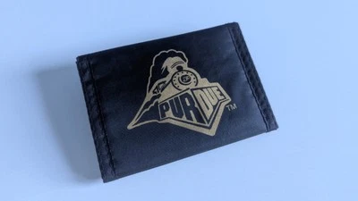 Cartera triple pliegue Purdue Boilermakers de colección de los años 80 hecha en Taiwán R.O.C. NUEVO Foto 1 de 4