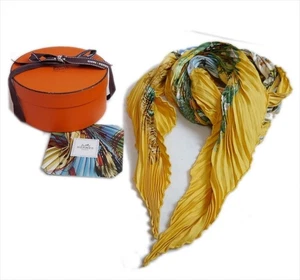 Authentic HERMES Carré Prisé Pleated Scarf LES QUATRE SAISONS Silk #5145 - Picture 1 of 8