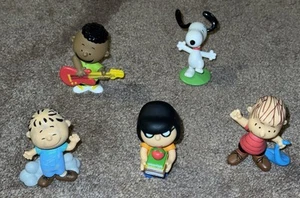 JP PNTS Charlie Brown Figures Peanuts Gang Snoopy Lot of 5 Just Play Figures - Picture 1 of 7