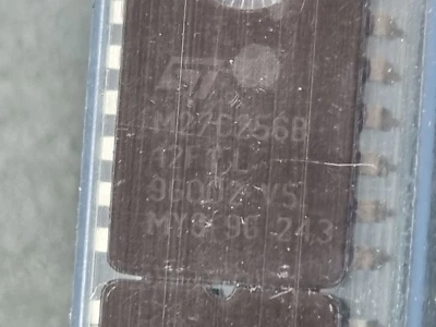 ST MICROELECTRONICS M27C256B-12F1 UV EPROM 5/PK (RO2.3BLUE) - Image 1 of 3