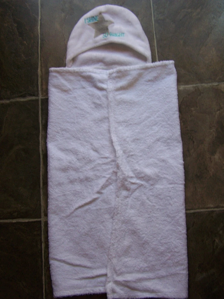 Baby's Baby Berry Grey, Aqua & White Hooded Towelling Bath Towel VGC - image 1 of 1