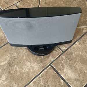 Bose SoundDock Series II Digital Music Speaker iPod/iPhone Dock - Picture 1 of 5