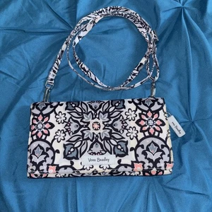 Vera Bradley Purse Lisbon Medallion Crossbody Shoulder Strap Great Condition - Picture 1 of 5
