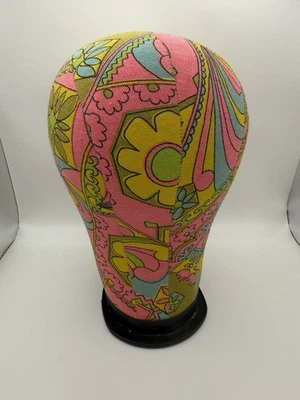 GROOVY AÑOS 60 VINTAGE CABEZA PELUCA SOMBRERO SOPORTE SOMBRERERÍA ROSA VERDE TELA CUBIERTA Foto 1 de 4
