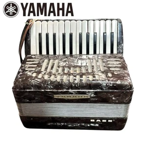 YAMAHA Akkordeon BASS gebraucht, alle Tasten funktionieren OK - Bild 1 von 17