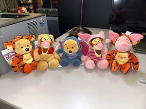 Disney Store Pooh as Eeyore as Pooh Tiger as Ferkel Sitzsack 5 Stück Plüsch - Bild 1 von 10