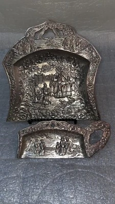 Antiguo raspador de chimenea en relieve. Peltre Japón notable detallado vintage. Foto 1 de 4