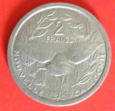 MONNAIE DE    2 FRANCS 1982 ALUMINIUM               NOUVELLE -CALEDONIE - Photo 1/2