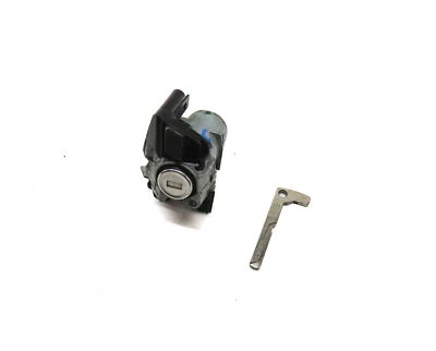 2011 MERCEDES GLK350 (X204) FRONT LEFT DRIVER DOOR LOCK CYLINDER w/ KEY SET 2 - Image 1 of 4