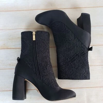 Botas Nanette Lepore Linette Satén Encaje Punta Redonda Tacón Bloque Negras Talla 7 1/2 Foto 1 de 4