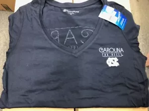 Champion North Carolina Tar Heels Woman's Medium T-Shirt - Picture 1 of 3