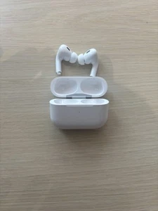 AirPods Pro 2nd Generation USB-C New and Sealed - Photo 1 sur 4