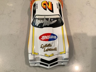 Lubricantes de suelo Chevy Camaro 1981 autografiados por Mark Martin fundidos a presión con certificado de autenticidad y tarjeta Foto 1 de 4