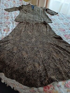 Viyella Two-piece Green And Black With Gold Beads Suit Size L - Picture 1 of 4