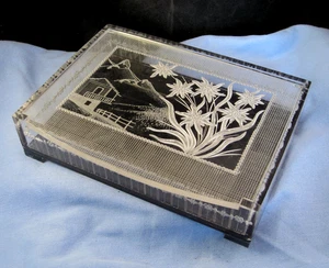 FABULOUS VINTAGE ART DECO MID CENTURY PLASTIC LUCITE BAKELITE TABLE TRINKET BOX - Picture 1 of 13