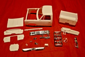 MPC 1978 Dodge D100 Pickup Cab and Interior Parts 1/25 - Picture 1 of 2