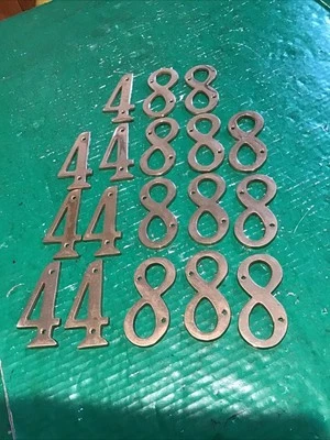 Lote de 18 números de casa vintage de latón macizo # 4 y # 8 artesanías Apt Man Cueva Foto 1 de 4