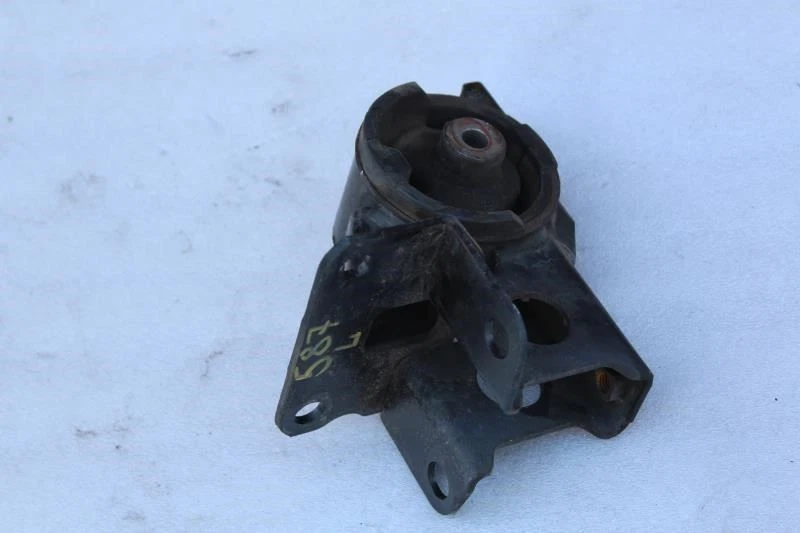 2000 2001 2002 2003 2004 2005 TOYOTA MR2 LEFT MOTOR ENGINE MOUNT 12372-15210 - Image 1 of 4