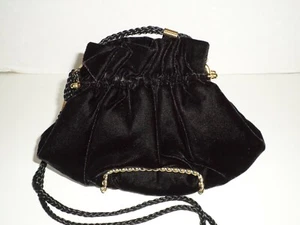 Cartera de noche en forma de carcasa de terciopelo negro La Regale muy bonita - Imagen 1 de 4