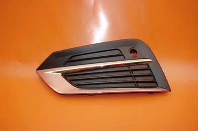 Rejilla inferior derecha Volvo XC60 2018 2019 31694540 OEM Foto 1 de 4