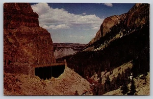 Postcard Wyoming Yellowstone National Park Golden Gate Canyon Rhyolite Bunsen - Picture 1 of 2
