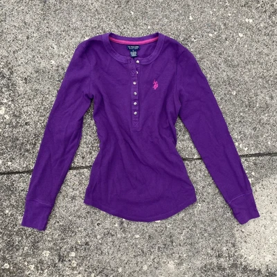 De colección US POLO ASSN. Camisa Gótica Botón Henley Manga Larga Talla S Escena Y2K Bella Swan Foto 1 de 4