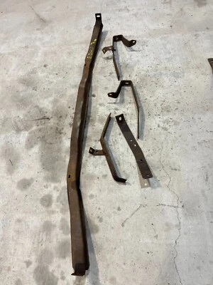 58 Edsel Ranger Pacer 1958 juego de soportes de montaje de parachoques delantero usado OEM OE Project Foto 1 de 4