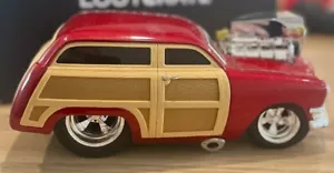 2001 Funline Muscle Machines Red 1950 Ford Woody Die Cast Car 1/18 scale - Picture 1 of 7
