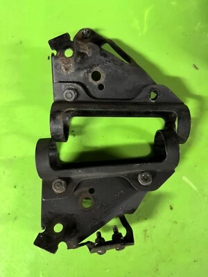 Soporte de montaje de horquilla delantero derecho izquierdo Buell Blast 500 oreja M0672TA Foto 1 de 2