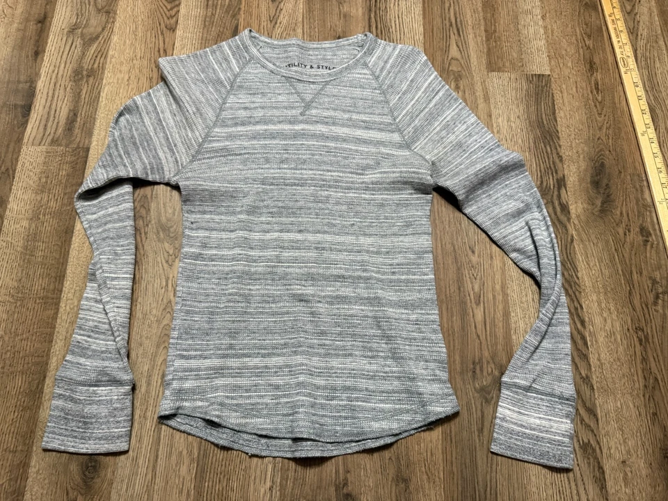 Рубашка Mossimo Supply, женский размер маленький, серая белая с длинным рукавом спортивный крой - Изображение 1 из 4