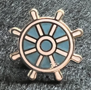 NAUTICAL CAPTAINS SHIPS WHEEL ENAMEL PIN BADGE - Picture 1 of 3