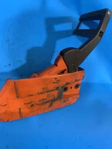 Husqvarna 272 268 66 61 Coperchio Frizione Catena Freno 5035729 Pattumiera 25 - Foto 1 di 3