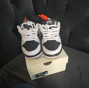 Size 5 - Nike SB Dunk Low x TightBooth White - Picture 1 of 8