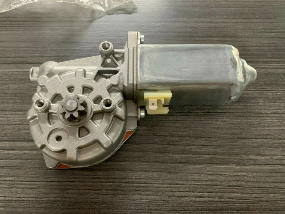 Motor de ventana eléctrica del lado del conductor Bosch 911 OEM (1974 - 1985) Foto 1 de 4