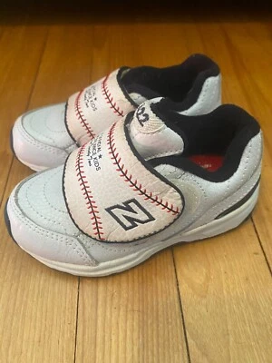 New Balance Toddler 422 White/Navy/Red Baseball Sneakers size 6.5M. F10 - Image 1 of 3