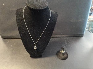 Set collana ciondolo e anello Hallmark 925 con cuori in oro 10k - Foto 1 di 12