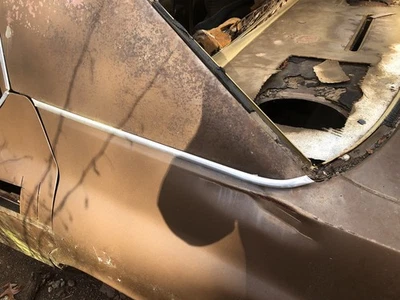 Par de molduras 1974-1977 C-Body Dodge Monaco Royal Monaco C-Pillar - Imagem 1 de 4