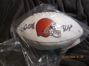 Baker Mayfield Nick Chubb Firmado a Mano Autógrafo Browns Logo Fútbol Certificado PAAS - Imagen 1 de 3