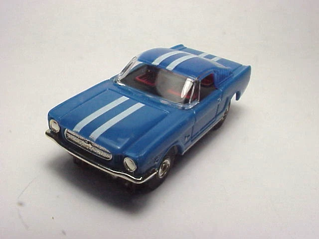 MODELO MOTORNG AZUL MUSTANG 2+2 HO CARROCERÍA SLOT CON RAYAS BLANCAS. NUEVO Foto 1 de 1