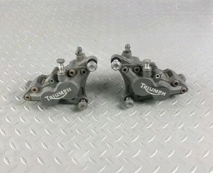 Par de pinzas de freno delanteras Triumph Sprint ST 1050 2007-2010 - Imagen 1 de 24