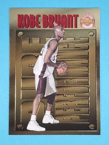 1996 Score Board Pure Performance GOLD Kobe Bryant #PP14 🏀 - Picture 1 of 2