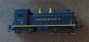 POSTWAR LIONEL 624 CHESAPEAKE & OHIO NW2 DIESEL SWITCHER, TESTED RUNS !!! - Picture 1 of 20