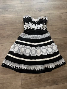 VTG Victor Costa Women's Black White Lace Mini Mexican Dress Sz 8 - Picture 1 of 11