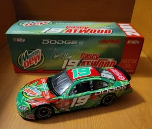 2001 Action 1:24 Casey Atwood #19 Mountain Dew Dodge Intrepid - Picture 1 of 11