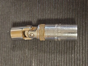 New Britian 5/8 Inch Flex Spark Plug Socket Tool Made in USA 3 Inches Long - Picture 1 of 6