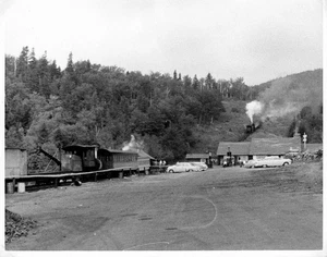 25EE759 RP 1958 MT WASHINGTON NH COG RAILROAD LOCOMOTIVE #3 BASE STATION - Picture 1 of 1
